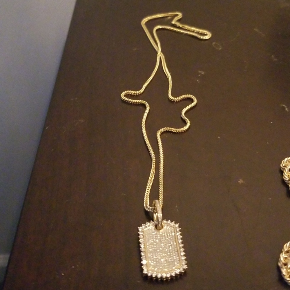 18" Franco chain W/ 2kt diamond dog tag